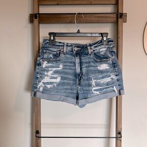 American Eagle Mom Short distressed jean shorts size 6